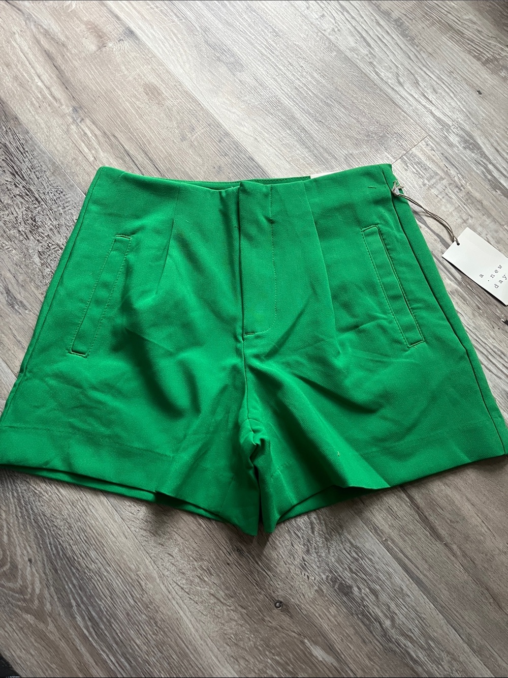 a new day Midi shorts 4” Inseam - stretch, green